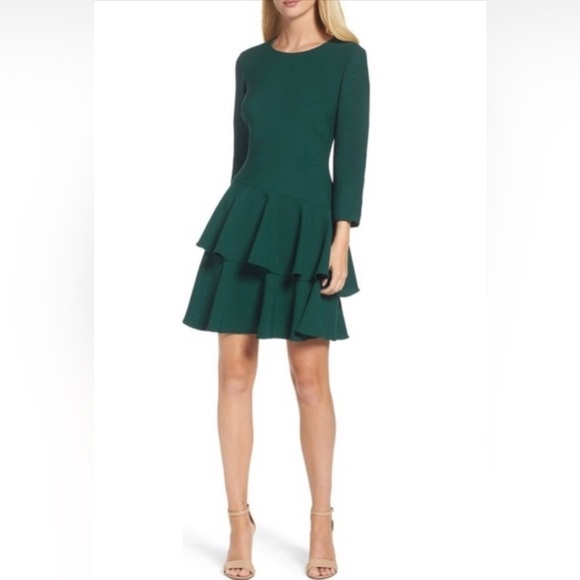 Eliza J Dresses & Skirts - Eliza J Emerald Green Textured Ruffle Hem Dress Sz 6P